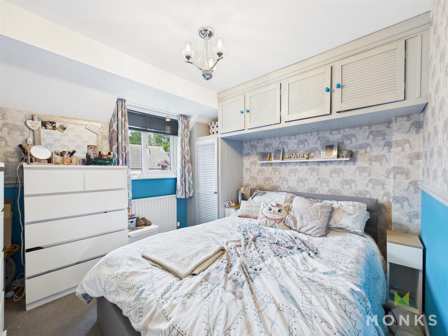 8 Martins Field, Oswestry, SY10 9EP For Sale